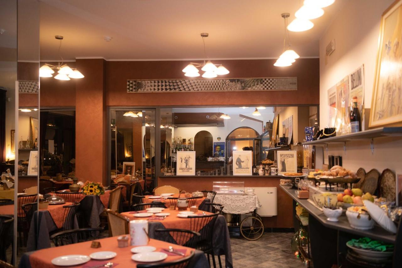 Hotel Magnolia Albenga Exteriör bild