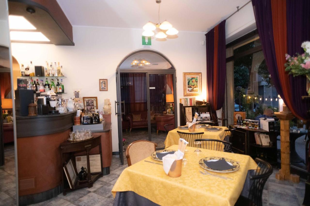 Hotel Magnolia Albenga Exteriör bild