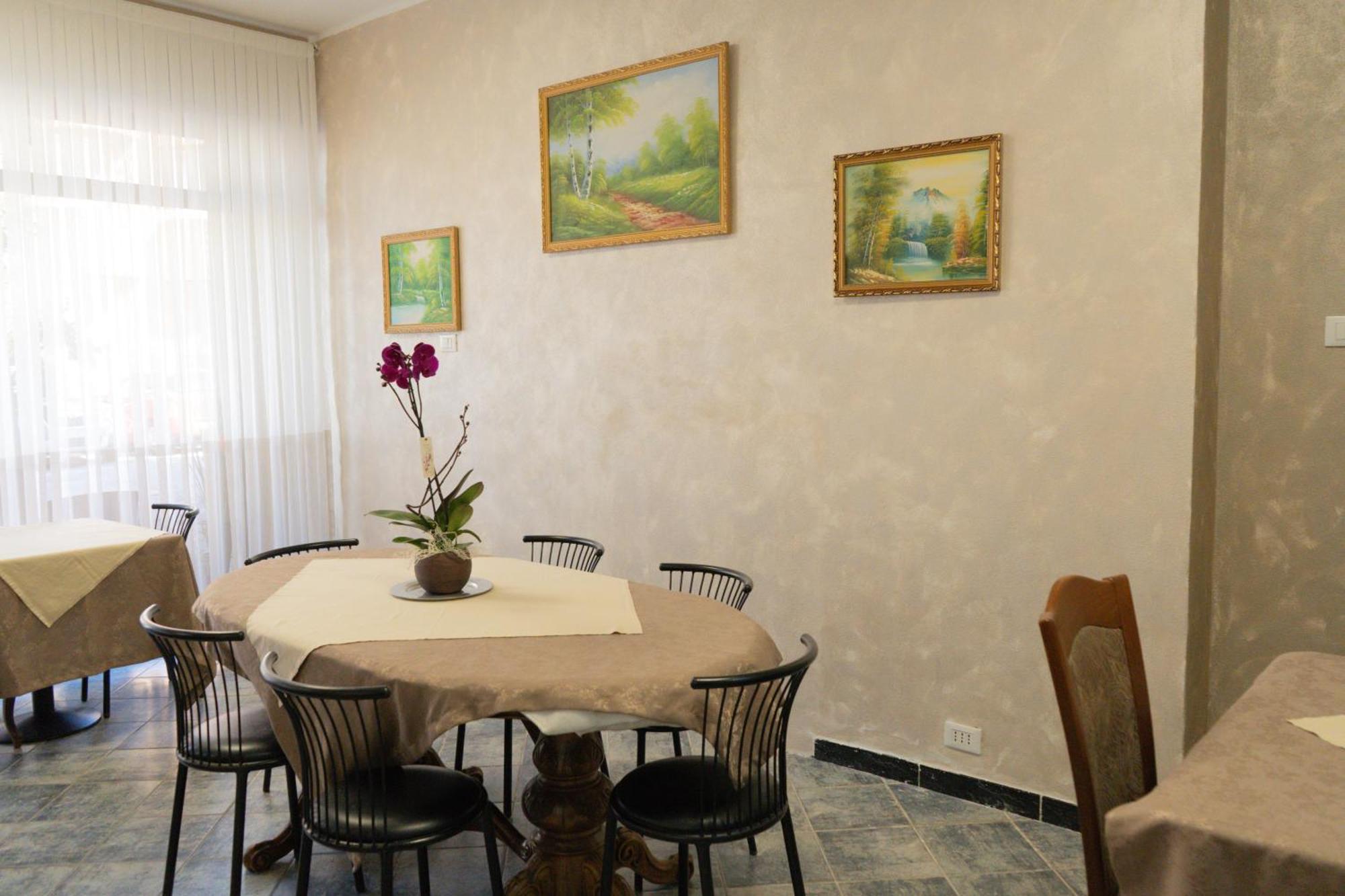 Hotel Magnolia Albenga Exteriör bild