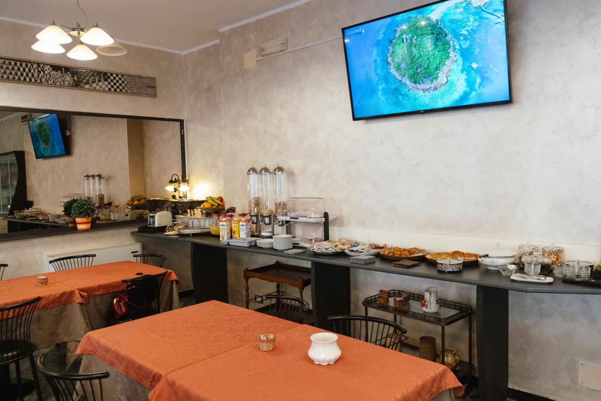 Hotel Magnolia Albenga Exteriör bild