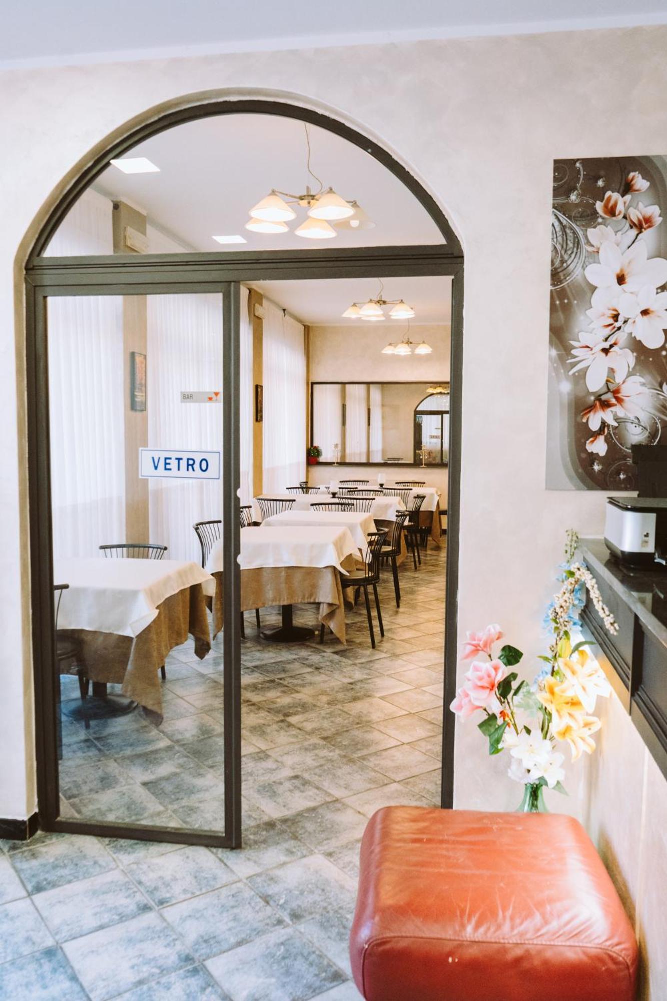 Hotel Magnolia Albenga Exteriör bild